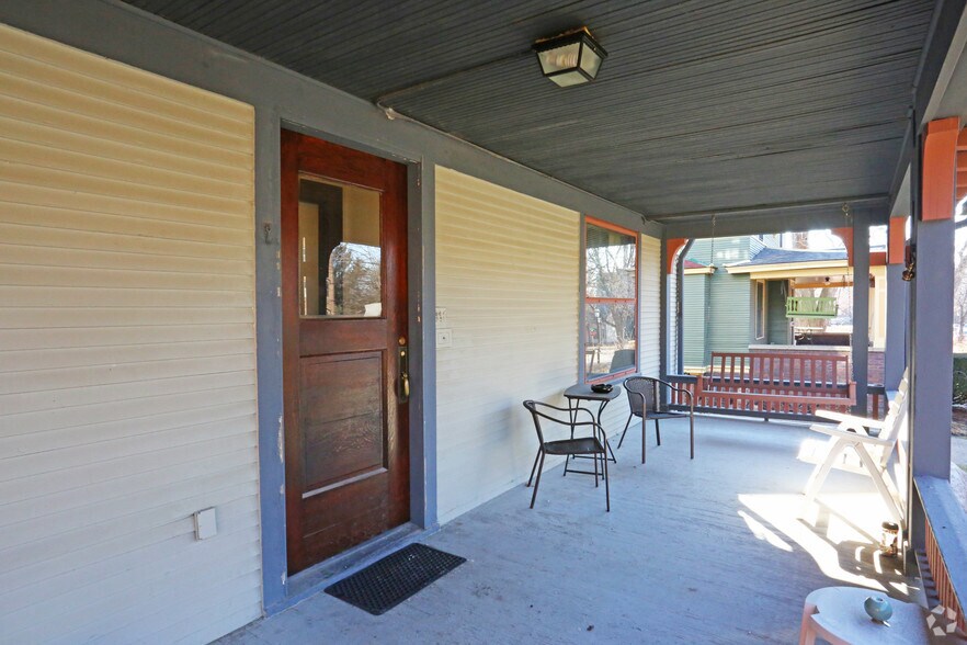 More Photos Of 823 18th St, Des Moines Apartments For Sale