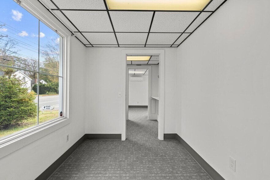 More Photos Of 433 Main St, New Hartford Office Residential For Lease