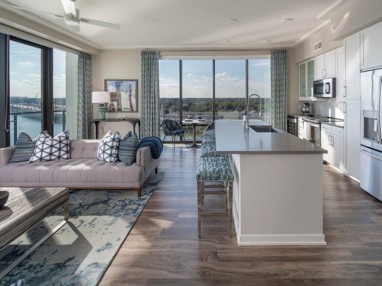 More Photos Of 295 NE Ivanhoe Blvd, Orlando Apartments For Lease