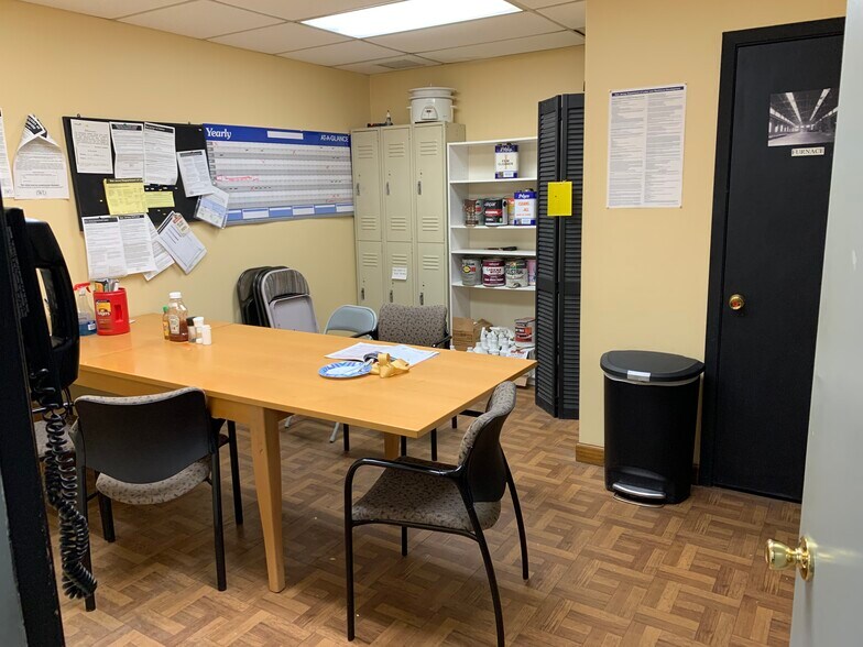 More Photos Of 14 Veronica Ave, Somerset Manufacturing For Sale