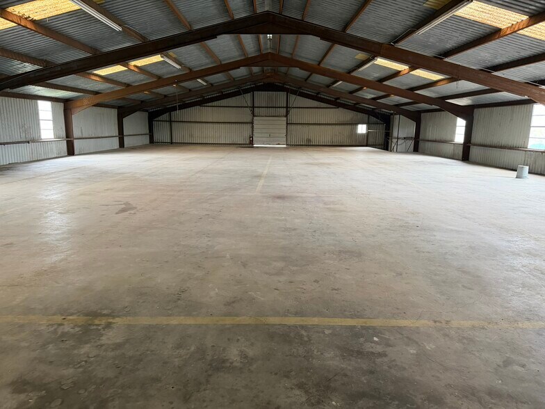 More Photos Of 5834 Josephine St, Pearland Warehouse For Sale