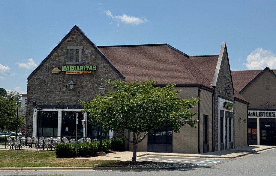 More Photos Of 4824 Berewick Town Center Dr, Charlotte Restaurant For Sale