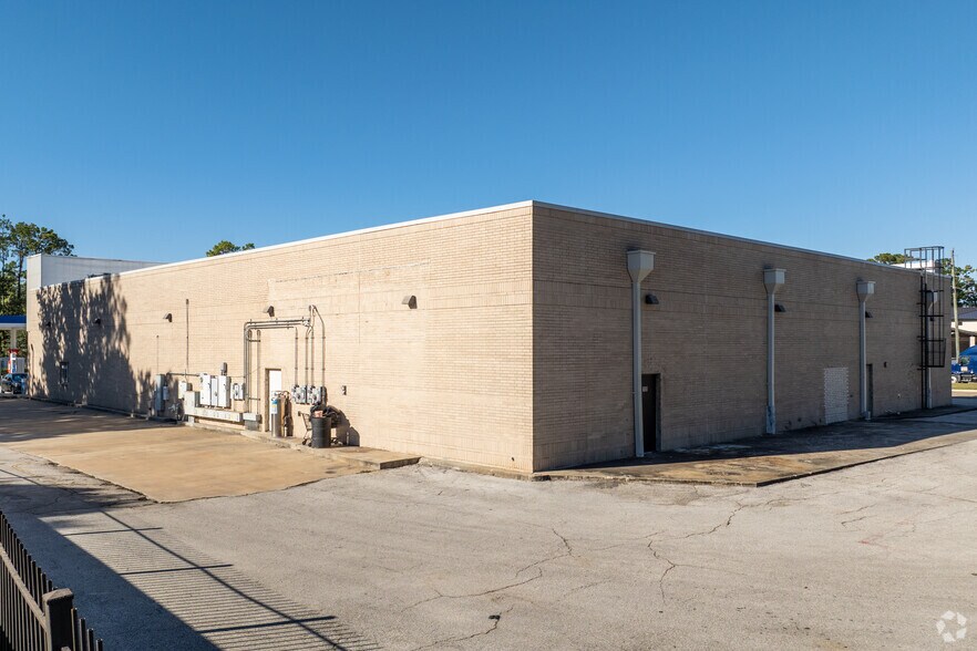 More Photos Of 11220 Louetta Rd, Houston Storefront For Lease