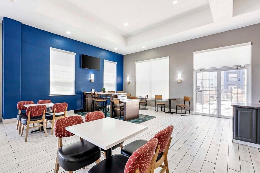 More Photos Of 5310 Englewood Ave, Lubbock Hotel For Sale