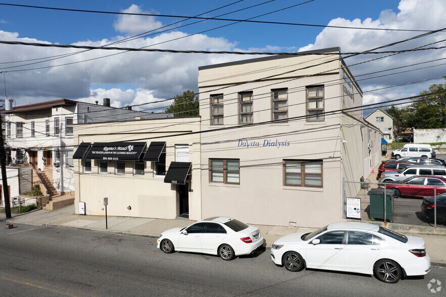 More Photos Of 1310 5th St, North Bergen Medical For Lease