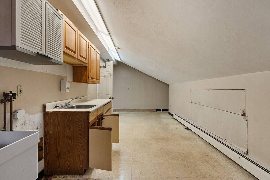 More Photos Of 1123 South St, Fitchburg Restaurant For Sale