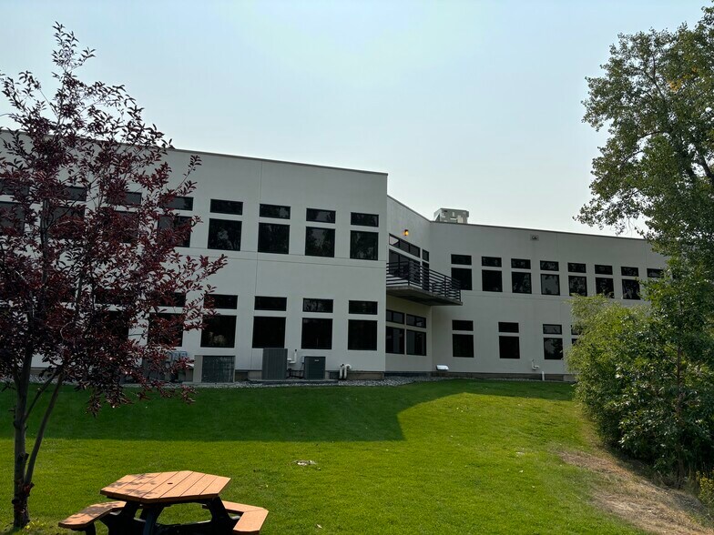 More Photos Of 2075 Overland Ave, Billings Loft Creative Space For Lease
