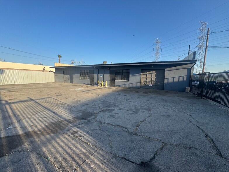 More Photos Of 7210-7218 Hinds Ave, North Hollywood Warehouse For Lease