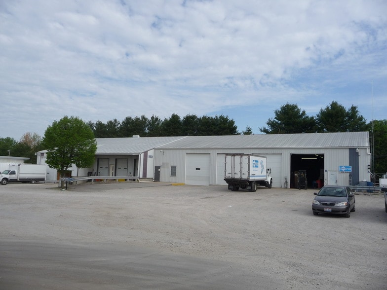 More Photos Of 5921 Gateway Industrial Dr, Belleville Warehouse For Sale