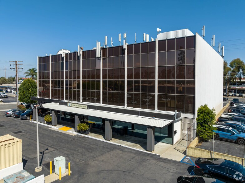 More Photos Of 9040 Telegraph Rd, Downey Medical For Lease