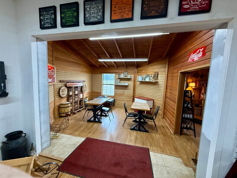 More Photos Of 552995 US Highway 1, Hilliard Restaurant For Lease