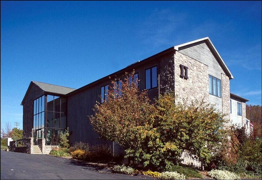 Primary Photo Of 103 Bradford Rd, Wexford Medical For Lease