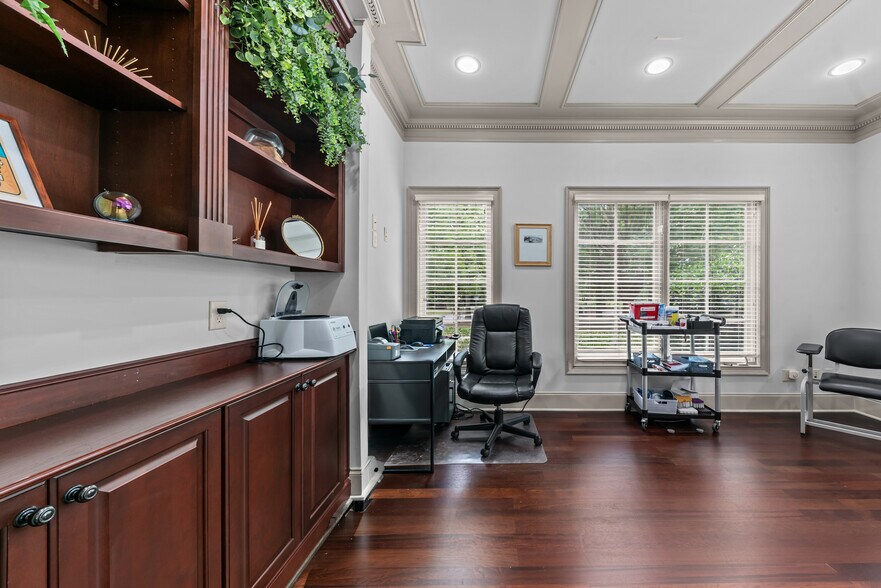 More Photos Of 1041 Parkside St, Greensboro Office For Lease