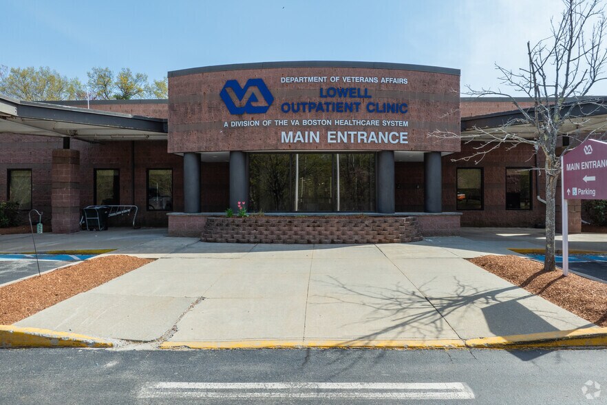 More Photos Of 122 Marshall Rd, Lowell Medical For Sale
