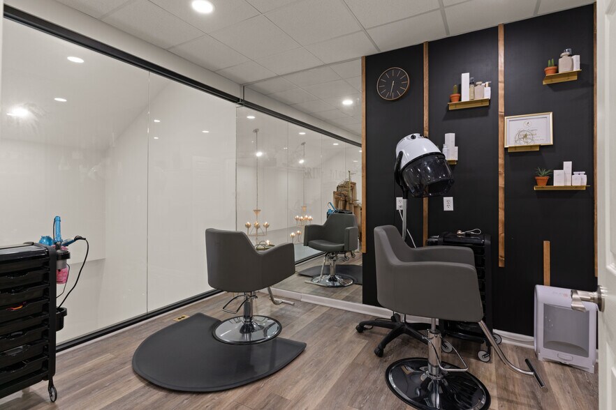 More Photos Of 100-126 Island Professional Park, Saint Simons Island Office For Sale