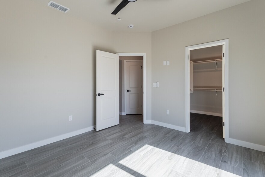 More Photos Of 2786 McCulloch N blvd, Lake Havasu City Multifamily For Sale