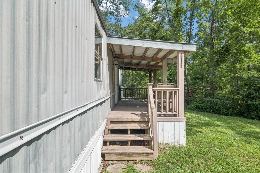 More Photos Of 9314 Beeler Ct, Bon Aqua Manufactured Housing Mobile Home Park For Sale
