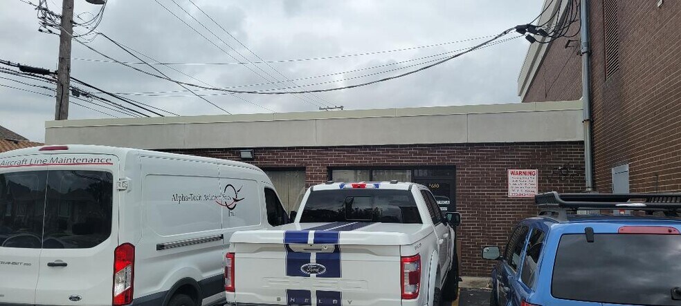 More Photos Of 5680 S Archer Ave, Chicago Loft Creative Space For Lease