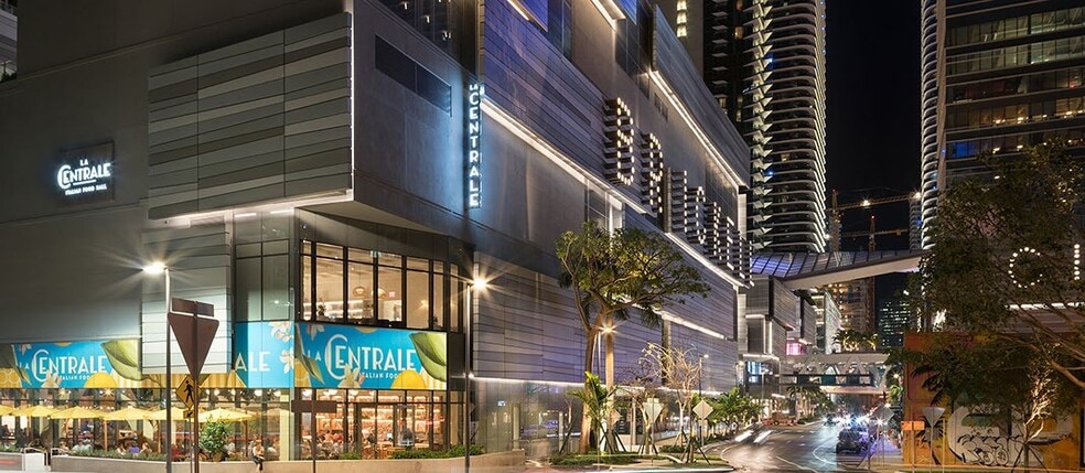 More Photos Of 115 SW 8th St, Miami Restaurant For Sale