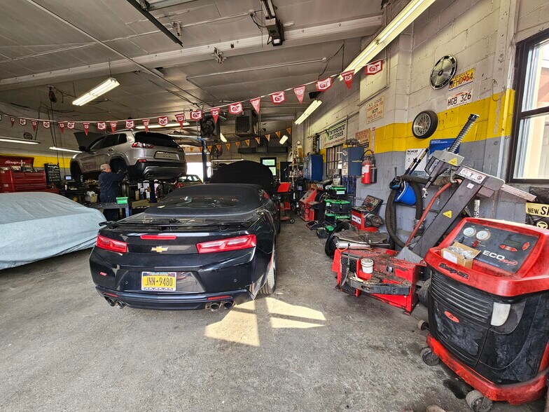 More Photos Of 831 Brooklyn Ave, Baldwin General Retail For Sale