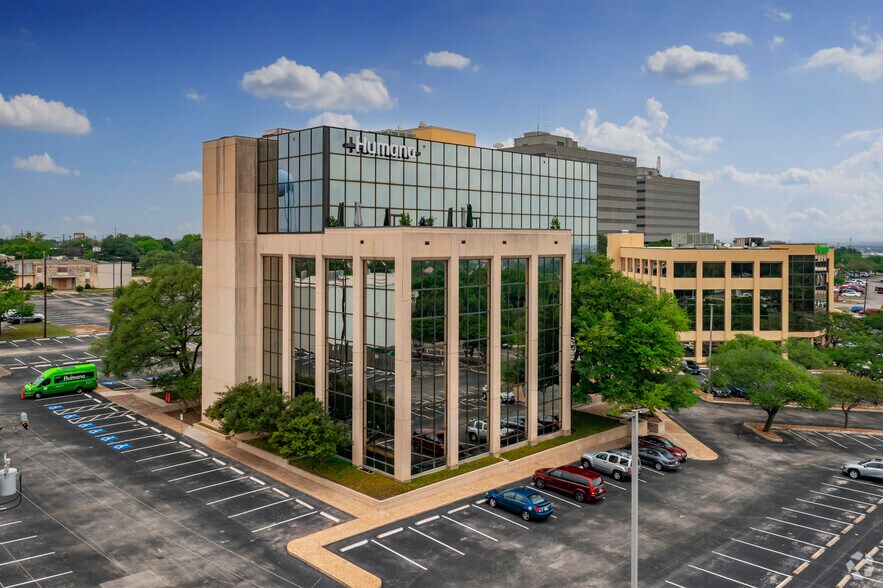 More Photos Of 8119 Datapoint Dr, San Antonio Office For Lease