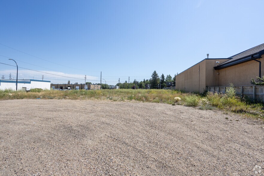 More Photos Of 7171 50 Av, Red Deer Land For Lease