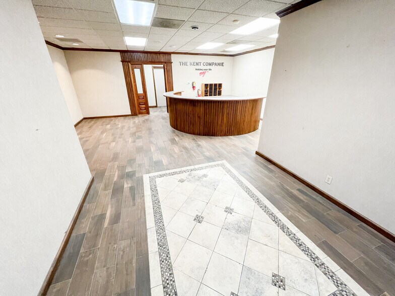 More Photos Of 2408 N Big Spring St, Midland Office For Sale