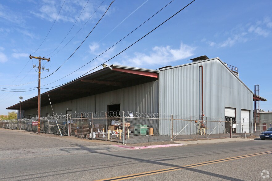 More Photos Of 2660 S Dearing Ave, Fresno Manufacturing For Lease