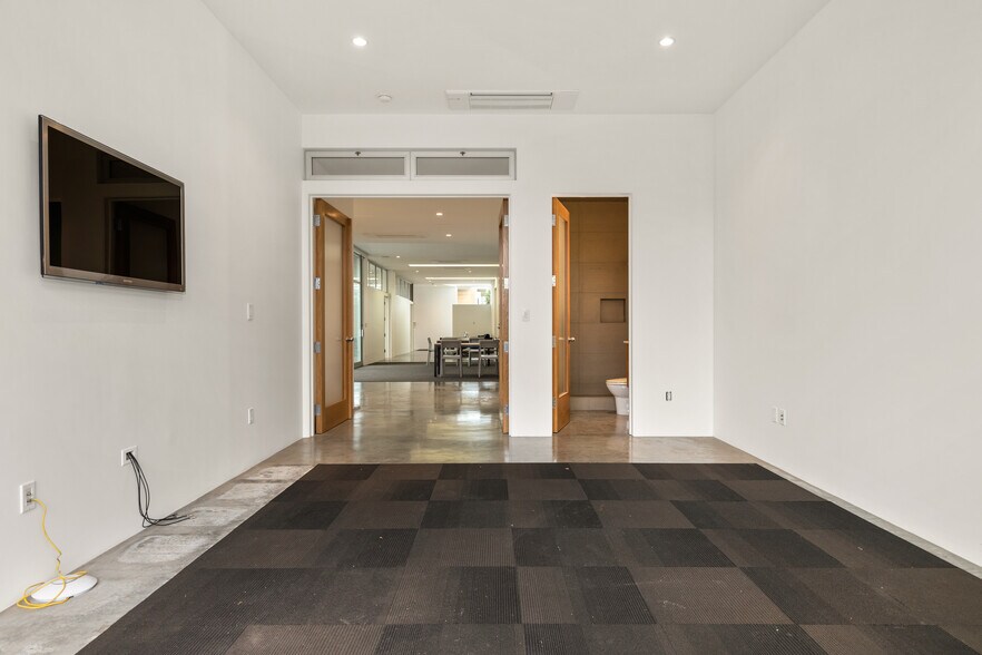 More Photos Of 1015 Abbot Kinney Blvd, Venice Office Residential For Sale