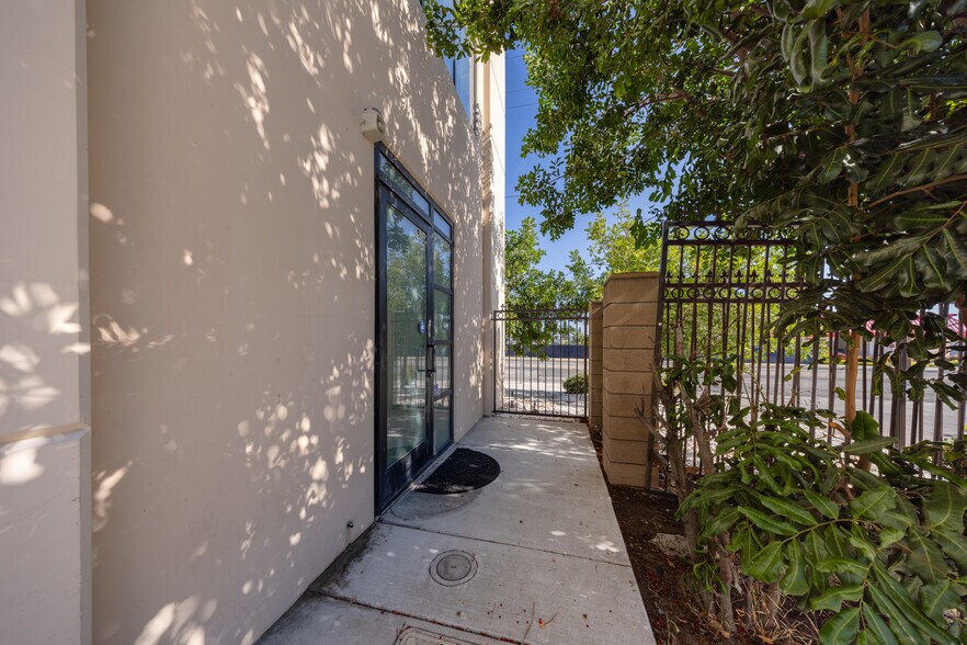 More Photos Of 1773 W San Bernardino Rd, West Covina Warehouse For Sale