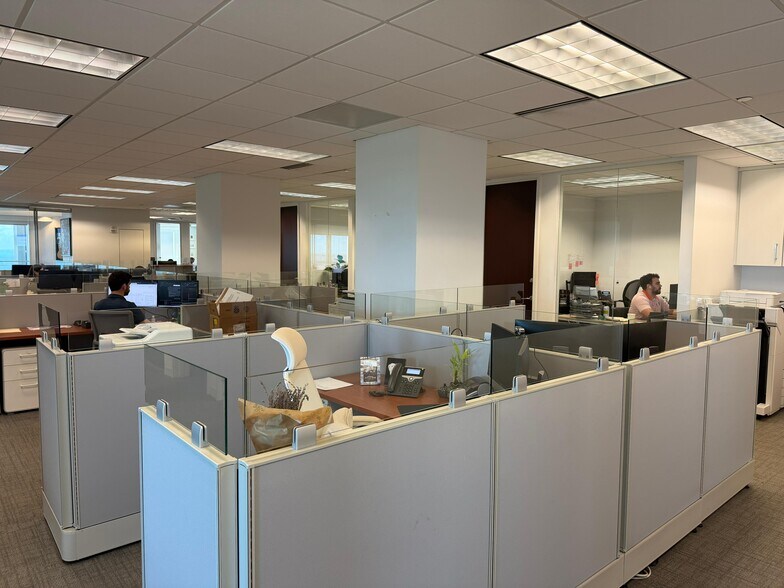 More Photos Of 2601 S Bayshore Dr, Coconut Grove Office For Lease