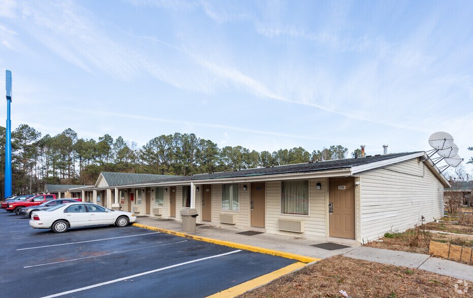 More Photos Of 2076 Cedar Creek Rd, Fayetteville Hotel For Sale