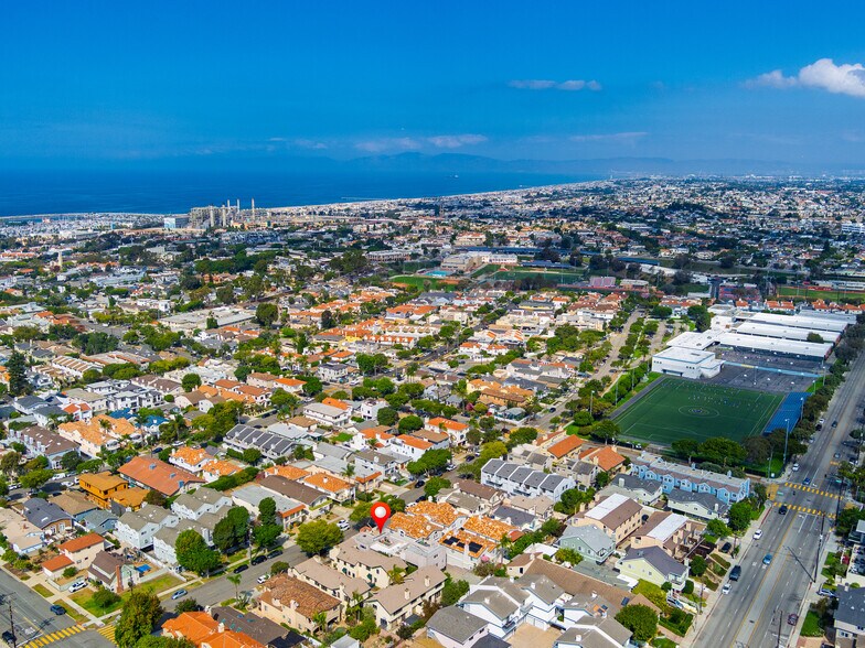 More Photos Of 118 S Lucia Ave, Redondo Beach Multifamily For Sale