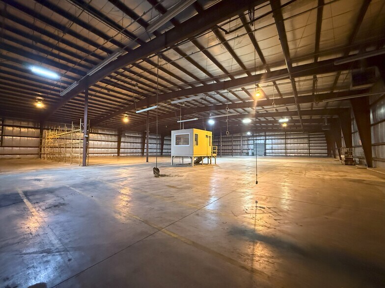 More Photos Of 1212 E Taylor St, Dekalb Manufacturing For Lease