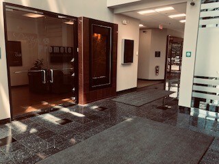 More Photos Of 1952 Mcdowell Rd, Naperville Business Park For Lease
