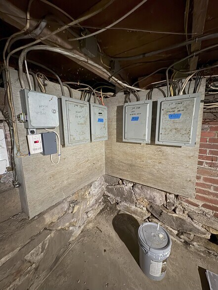 More Photos Of 17 Mechanic St, Westbrook Apartments For Sale