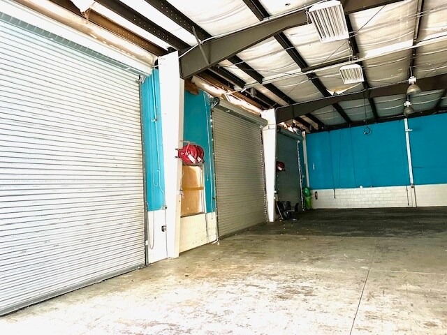 More Photos Of 7505 Blanding Blvd, Jacksonville Auto Dealership For Lease