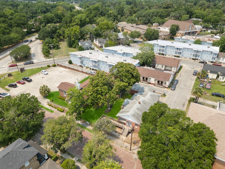 More Photos Of 902 W 36th St, Savannah Religious Facility For Lease