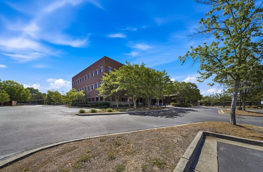 More Photos Of 1900 10th Ave, Columbus Medical For Lease