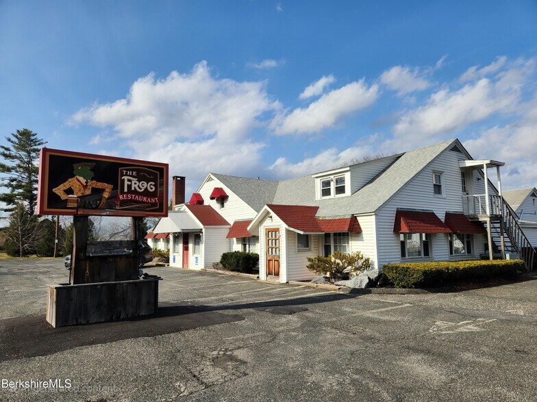 Primary Photo Of 650 N Main St, Sheffield Restaurant For Sale