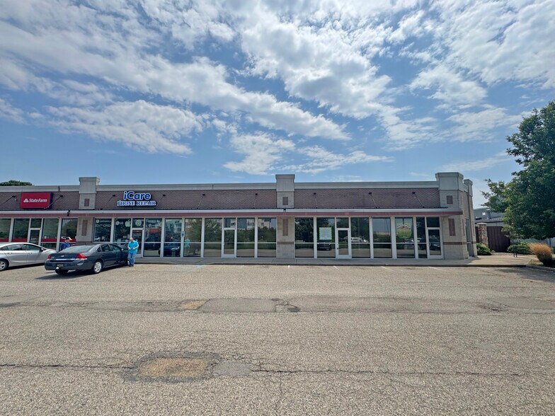More Photos Of 3013 W Shore Dr, Holland Storefront For Lease