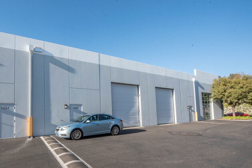 More Photos Of 1678-1692 Ord Way, Oceanside Warehouse For Lease