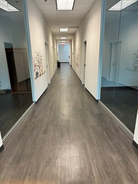 More Photos Of 44 Apple St, Tinton Falls Office For Lease