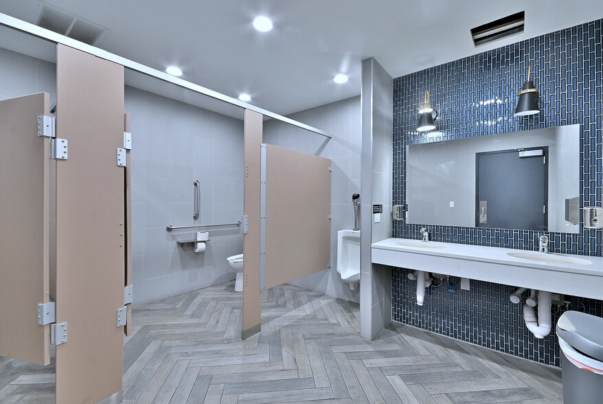 More Photos Of 5319 W Belmont Ave, Chicago General Retail For Sale