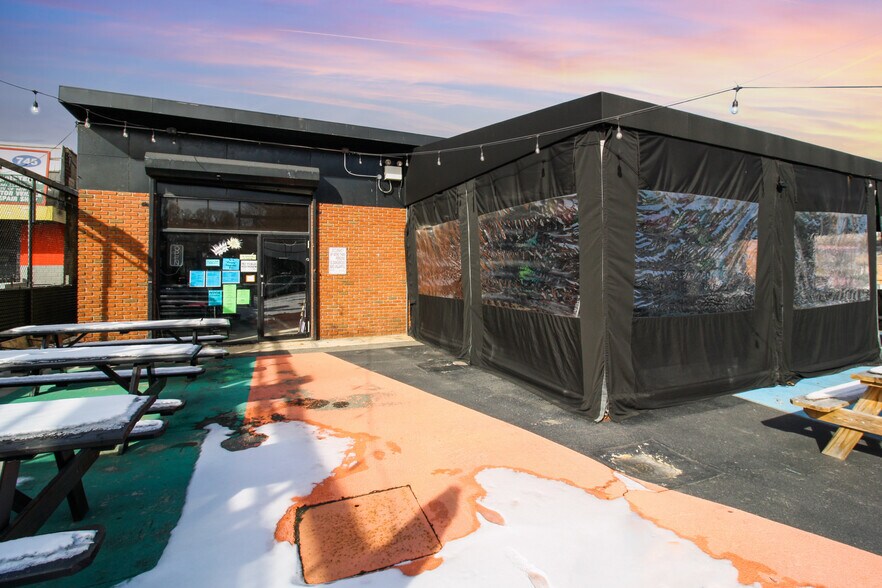 More Photos Of 740 5th Ave, Brooklyn Restaurant For Lease