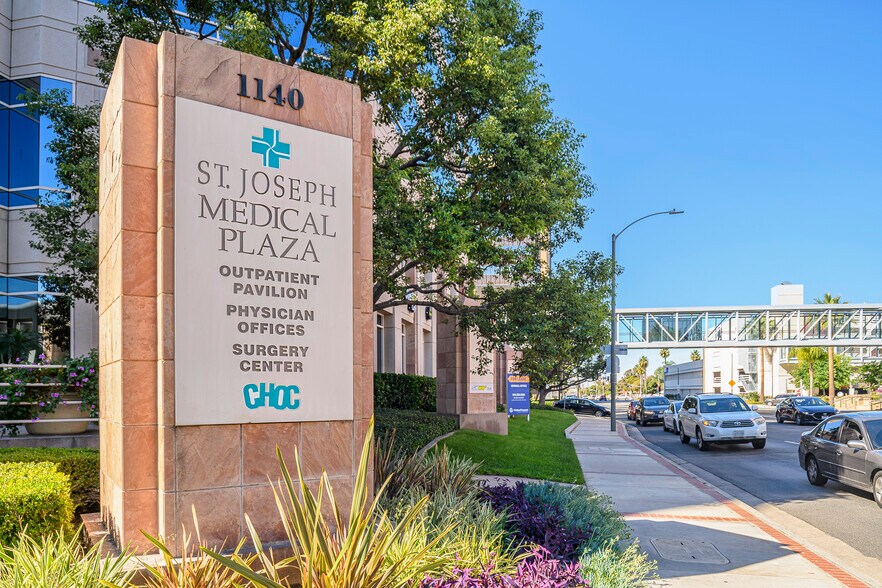 More Photos Of 1140 W La Veta Ave, Orange Medical For Lease