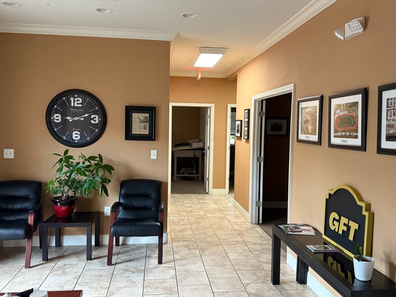More Photos Of 565 S Hercules Ave, Clearwater Office For Sale