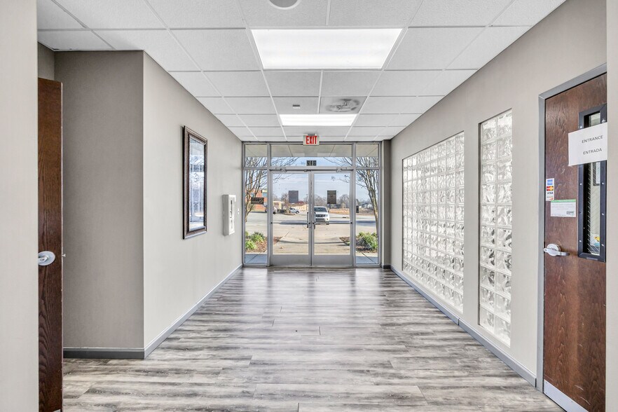 More Photos Of 812 W Innes St, Salisbury Medical For Sale