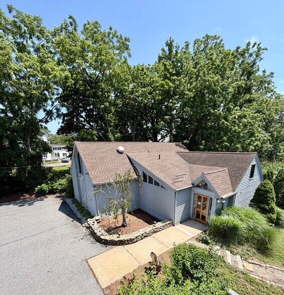 More Photos Of 1156 Boston Post Rd, Old Saybrook Office For Lease