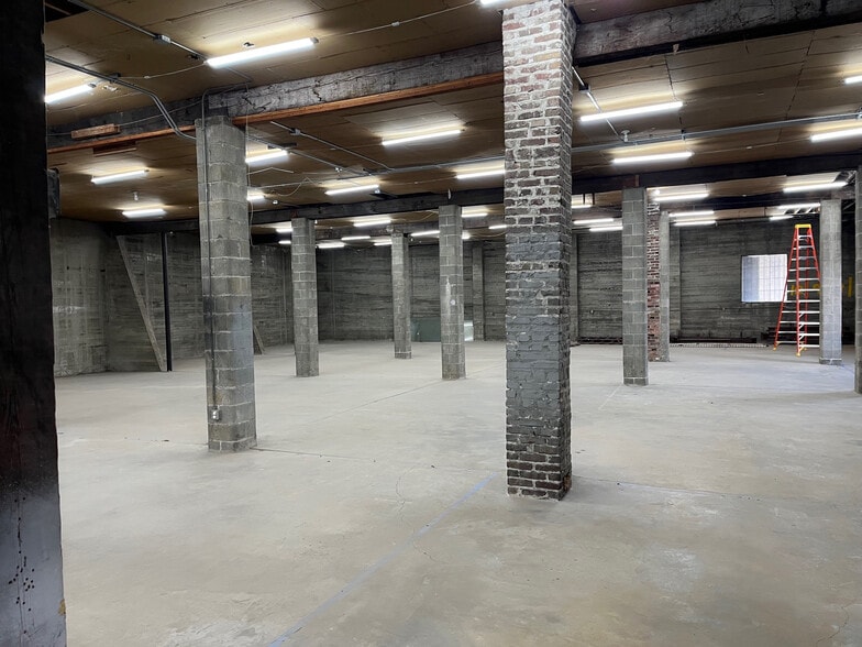 More Photos Of 2325-2333 Tacoma Ave S, Tacoma Storefront For Lease